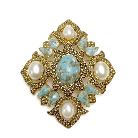 Sarah Coventry Jewelry - Vintage 1960s Sarah Coventry Signed Faux Pearl Foil Turquoise Cabochon Brooch